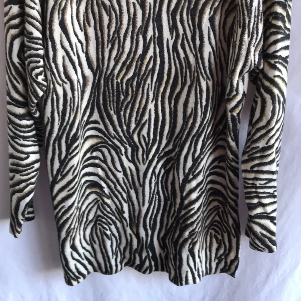 In-Knit knit zebra